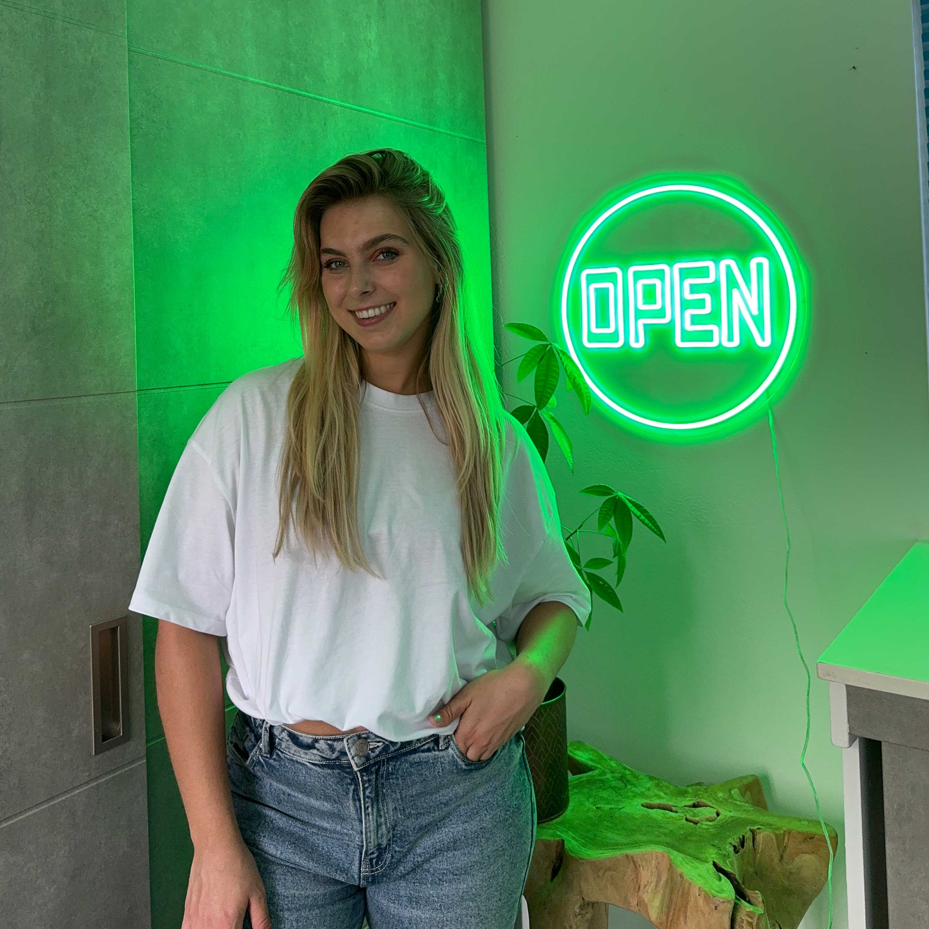 Neonskilt Open